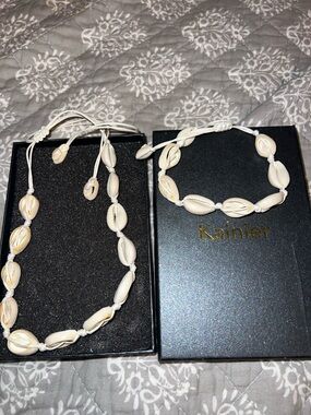 Kainier White Shell Necklace and Bracelet Set